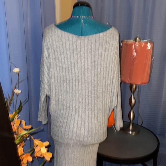 Heart & Hips | Gray Knit Batwing Dress - Picture 5 of 5